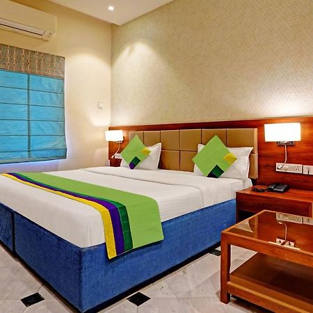 Treebo Trend Hotel YKS Kota  Buitenkant foto