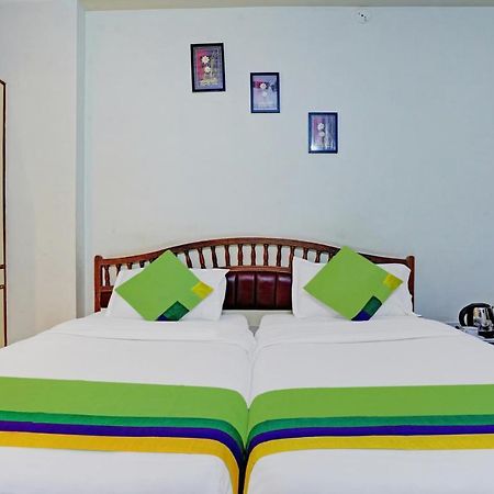 Treebo Trend Hotel YKS Kota  Buitenkant foto